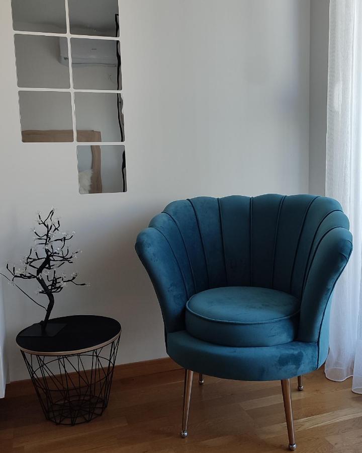 Apartmani Stari Aerodrom ポドゴリツァ エクステリア 写真