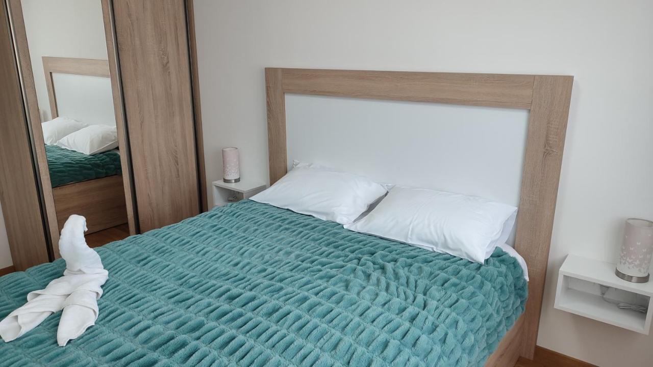 Apartmani Stari Aerodrom ポドゴリツァ エクステリア 写真