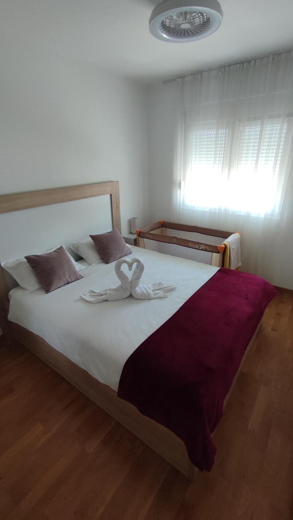 Apartmani Stari Aerodrom ポドゴリツァ エクステリア 写真